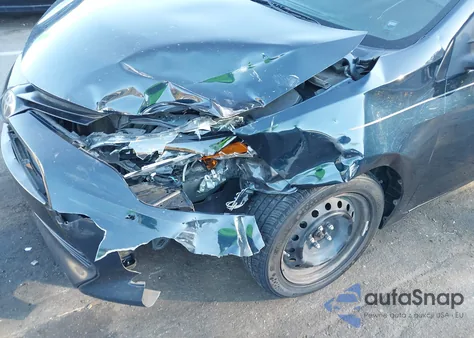 2019 Toyota Corolla Le z USA, uszkodzony, nr VIN 2T1BURHE2KC194704